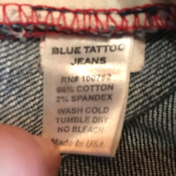 Blue Tattoo Denim Cut-Off Raw Hem Large Flower Brand Patch Shorts Sz 25 - Picture 9 of 12